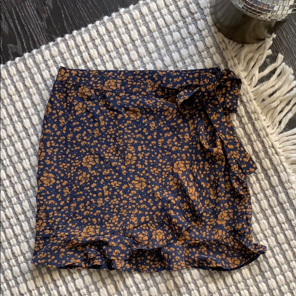 Nasty gal ruffle skirt wrap front tie size 4